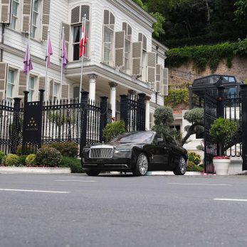 1748519386_RollsRoyceGhostSeriesII_1