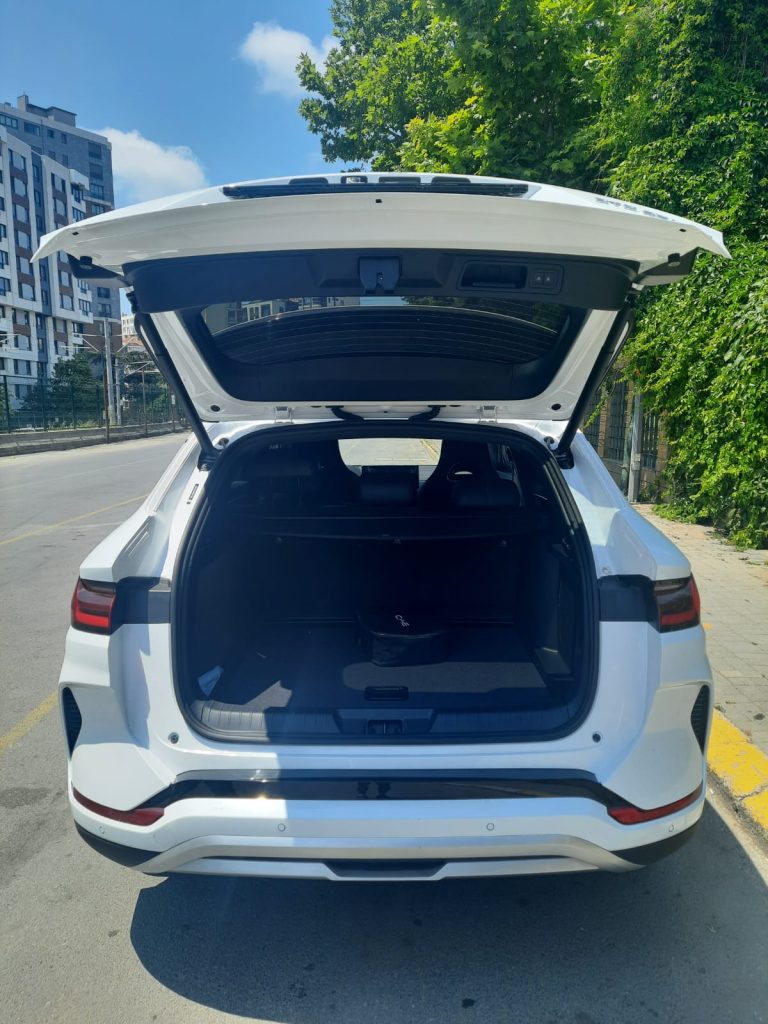 BYD SEAL U EV:
