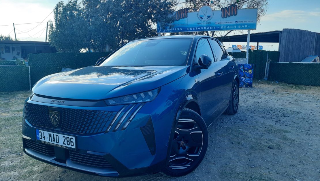 PEUGEOT E3008