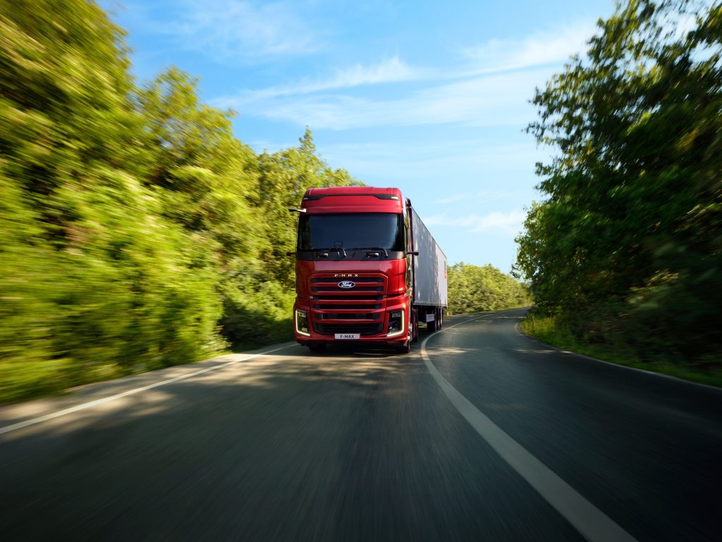 FORD TRUCKS YENİ F-MAX İLE ÇEKİCİ PAZARINDA VİTES YÜKSELTİYOR