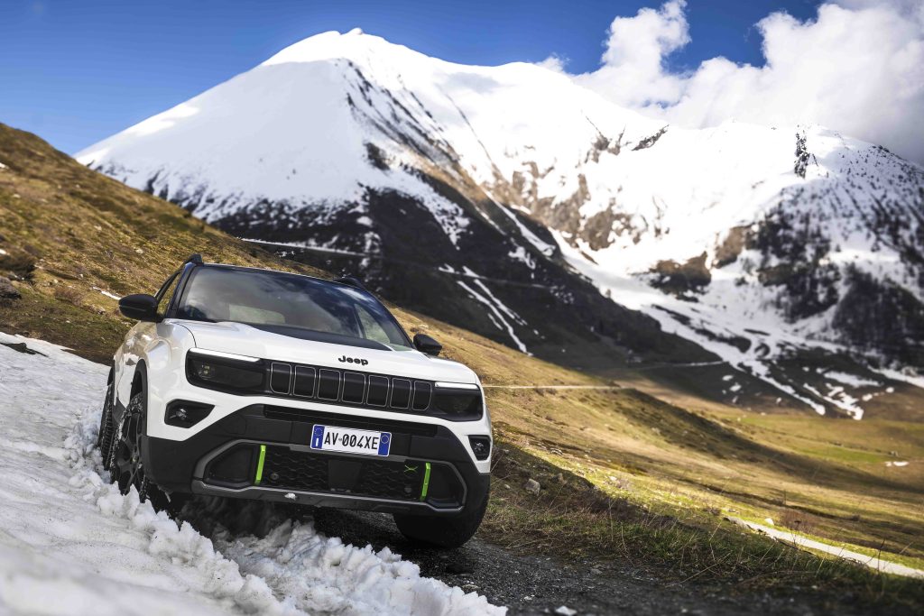 Yeni Jeep Avenger 4xe 2.544.444 liradan Türkiye’de!