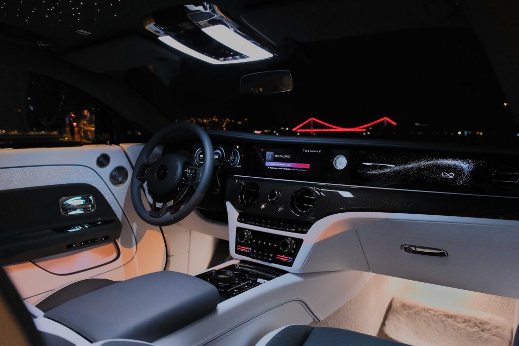 ROLLS-ROYCE Black Bagde Spectre