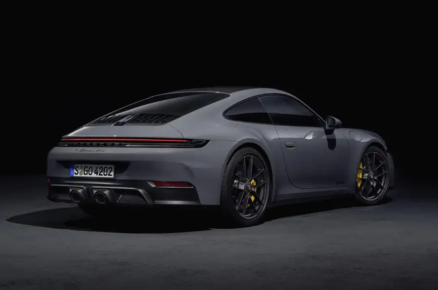 Porsche 911 GTS hibrit (ilk defa hibrit oldu)