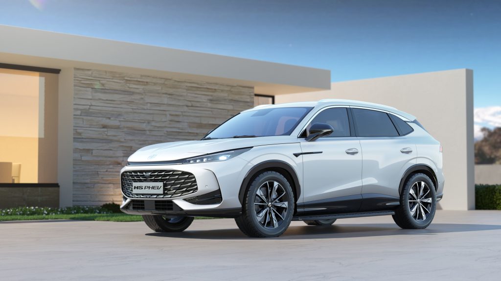 Yeni Çift Motorlu e-HS PHEV İngiltere’de Tanıtıldı!