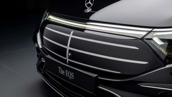 MERCEDES tek şarjla 1.300 km menzil sunacak katı hâl bataryayı duyurdu!