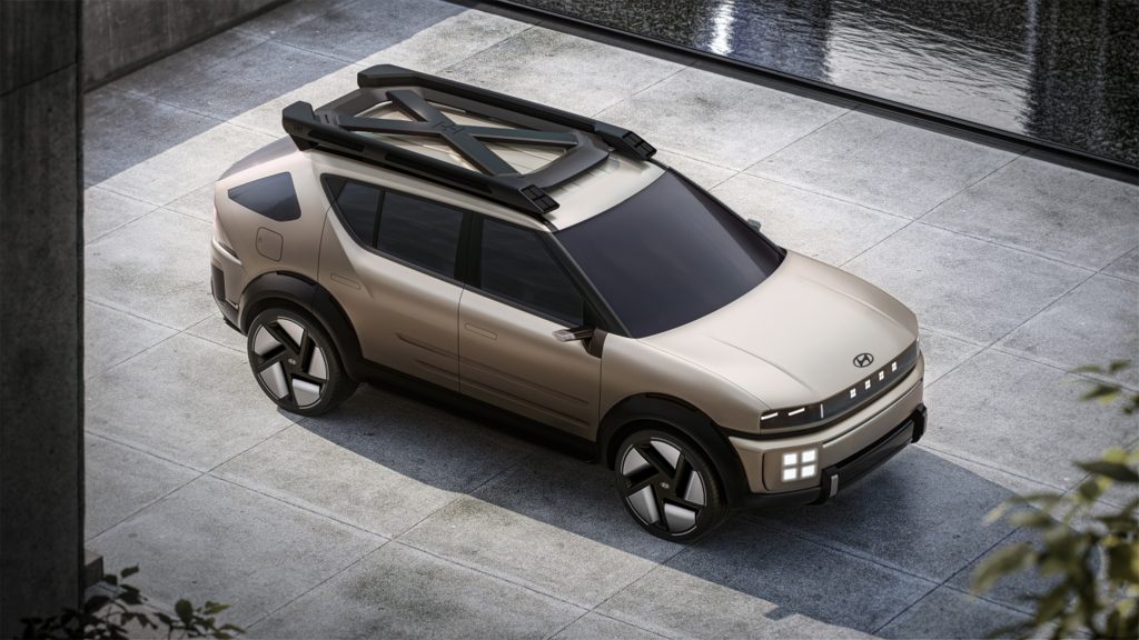 HYUNDAI Initium