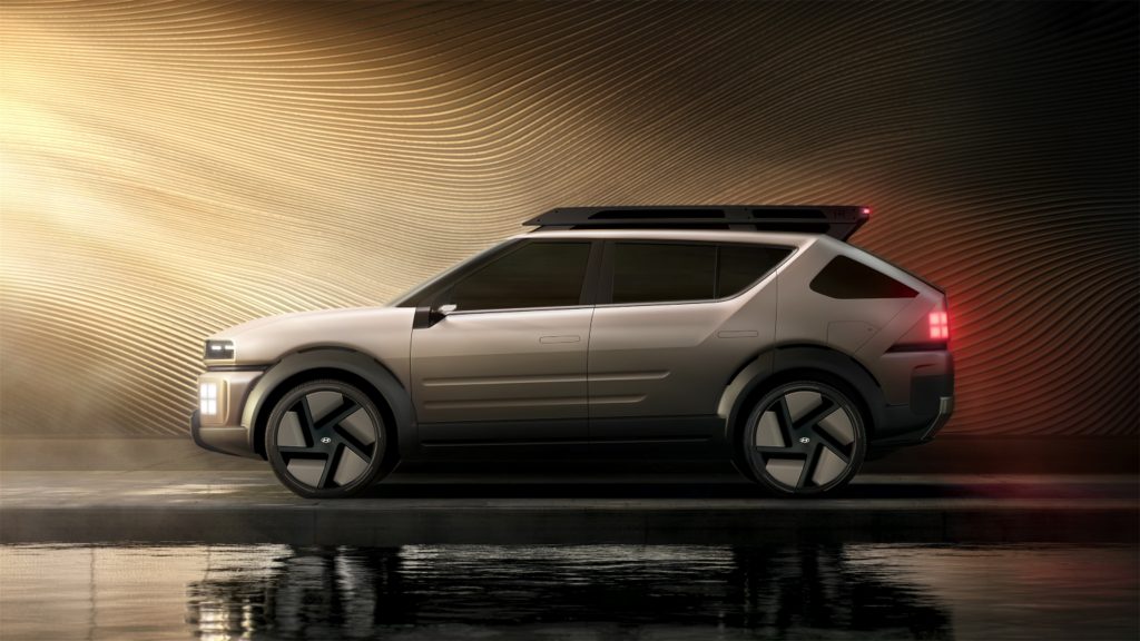 HYUNDAI Initium