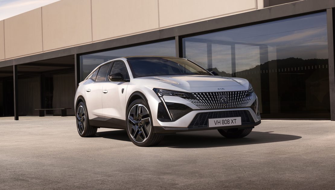 PEUGEOT’DAN YENİ E-408