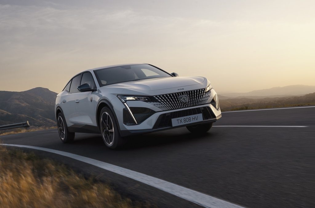 PEUGEOT’DAN YENİ E-408