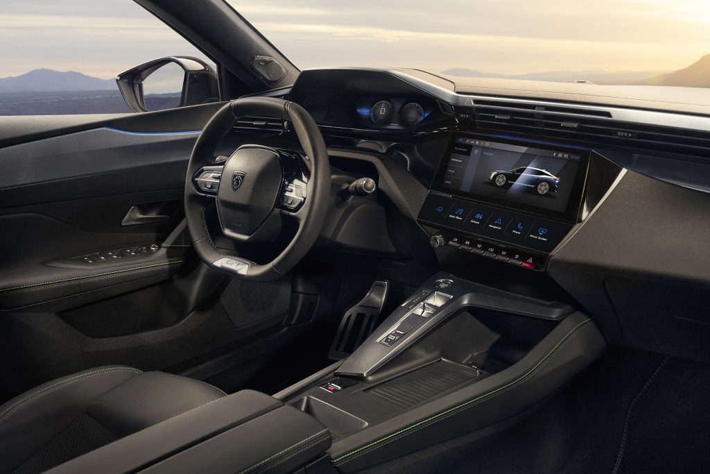 PEUGEOT’DAN YENİ E-408