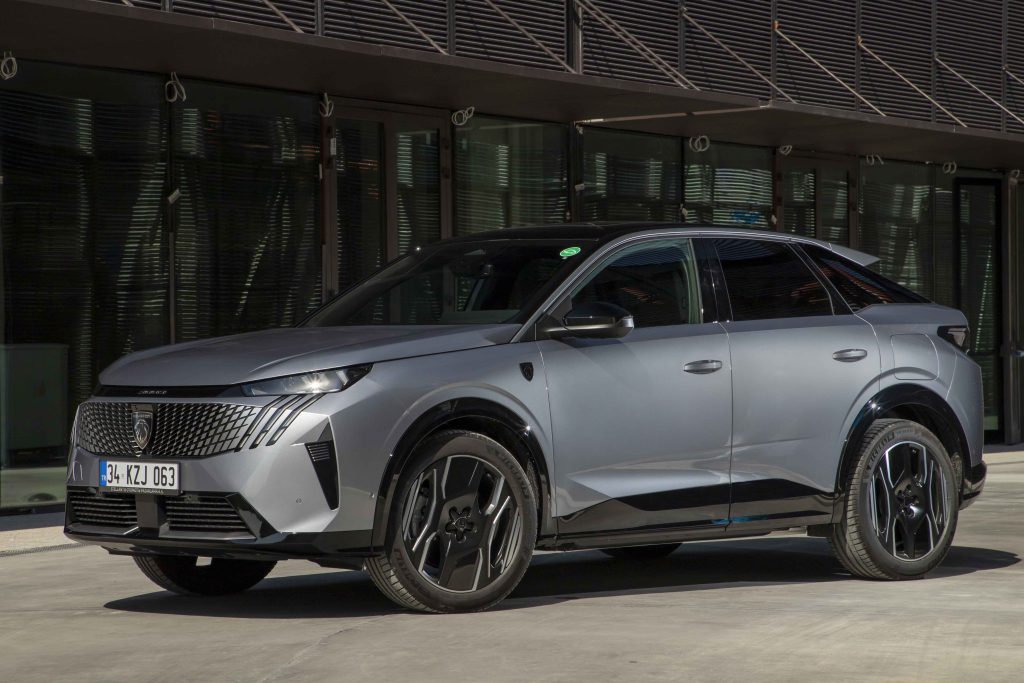 YENİ PEUGEOT 3008, 6 AYDA 100 BİN ADEDİN ÜZERİNDE SİPARİŞ ALARAK TİCARİ BAŞARISINI KANITLADI!