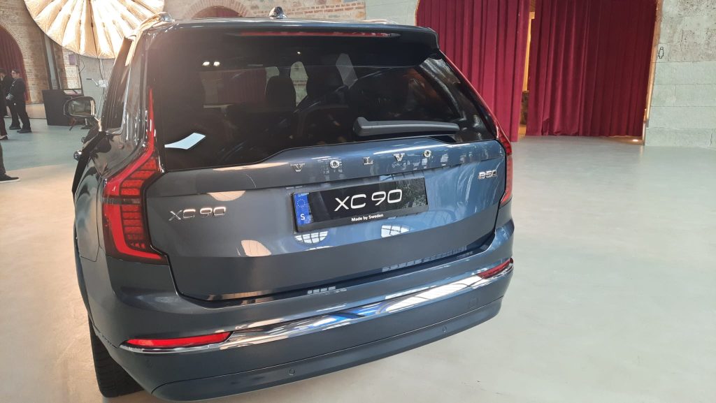 VOLVO XC90
