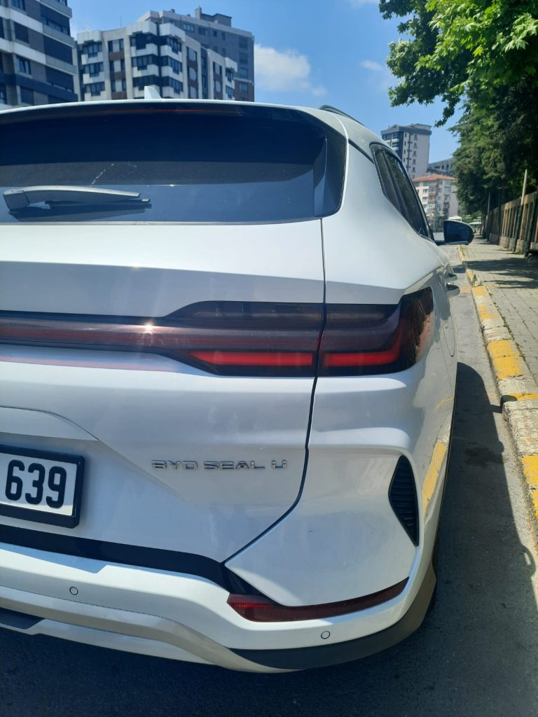 BYD SEAL U EV: