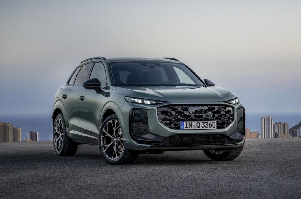 AUDI Q3 YENİLENDİ! (direksiyonda sinyal kolu YOK)