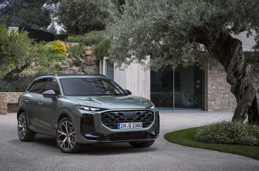 AUDI Q3 YENİLENDİ! (direksiyonda sinyal kolu YOK)