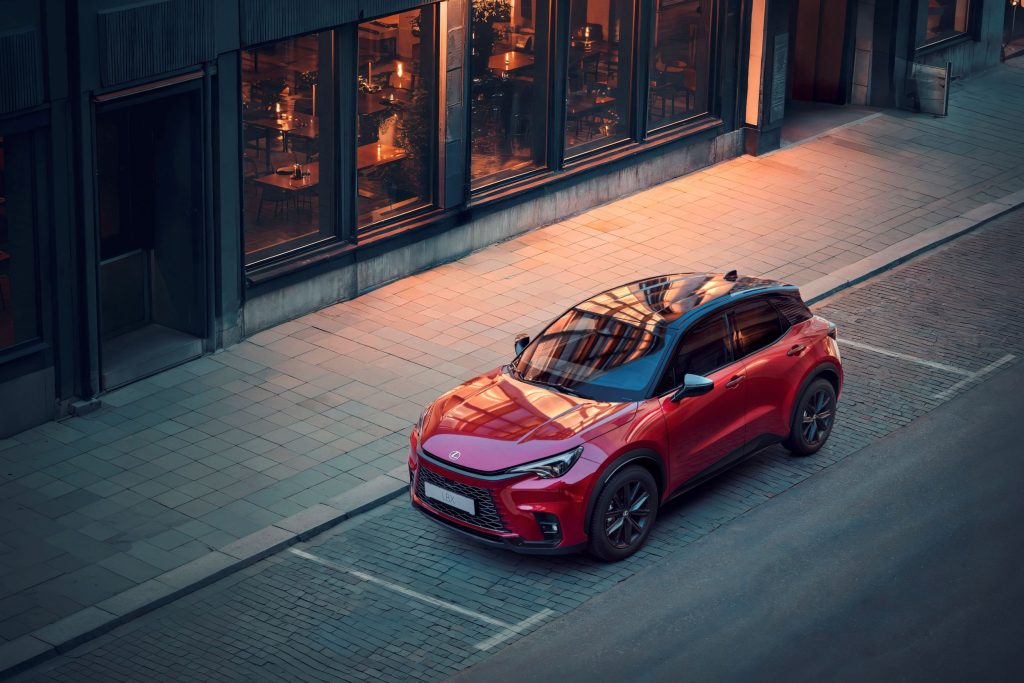 Lexus, LBX’in Limitli Yeni Versiyonu Vibrant Edition’ı Tanıttı