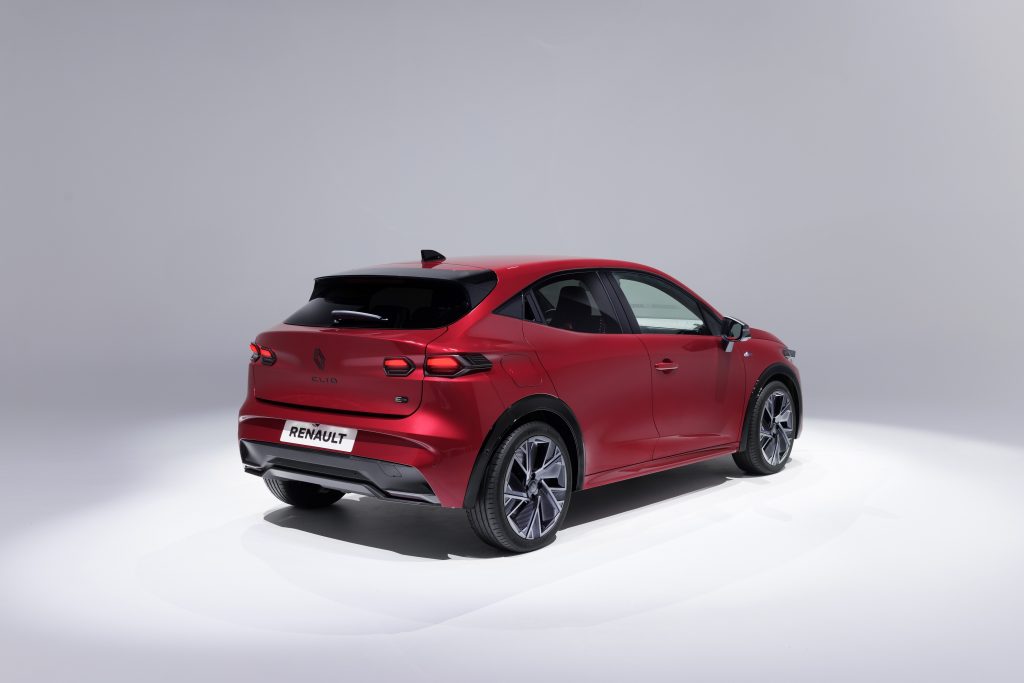 6. NESİL yeni RENAULT Clio