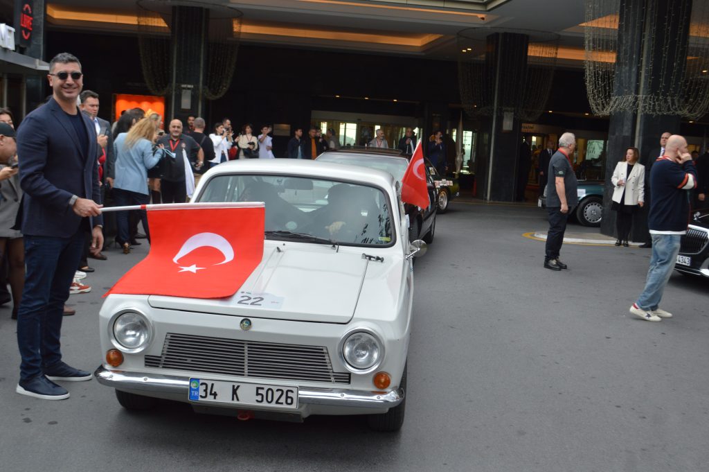 FIVA WORLD RALLY KLASİK OTOMOBİL KULÜBÜ CUMHURİYET RALLİSİ’nde DOSTLUK KAZANDI.