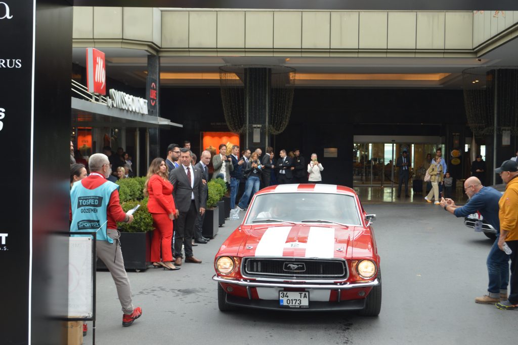 FIVA WORLD RALLY KLASİK OTOMOBİL KULÜBÜ CUMHURİYET RALLİSİ’nde DOSTLUK KAZANDI.