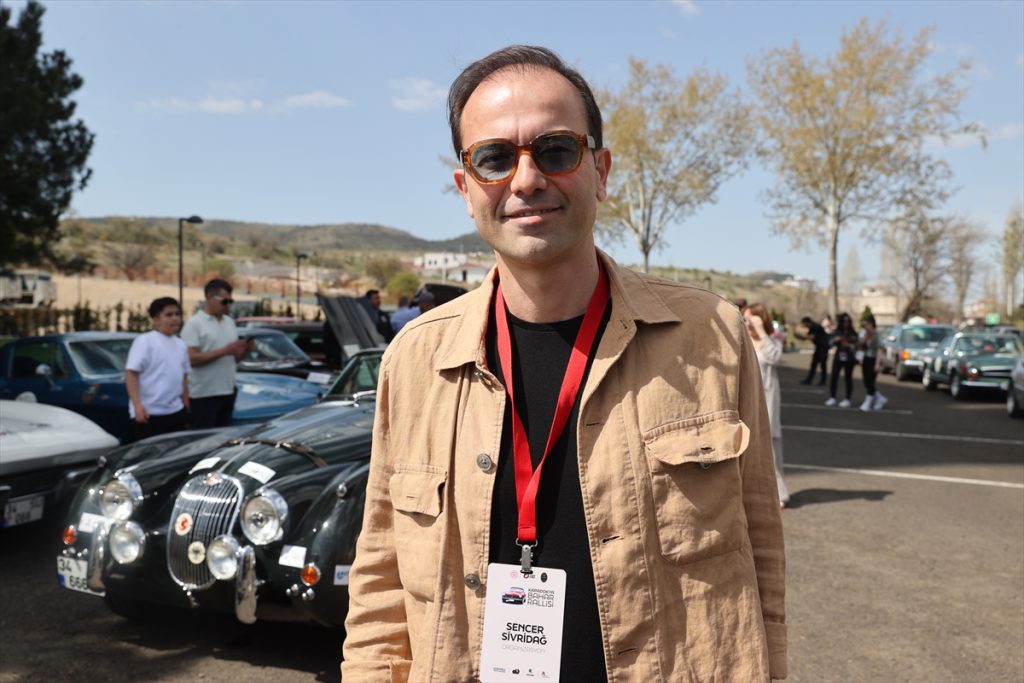 FIVA WORLD RALLY KLASİK OTOMOBİL KULÜBÜ CUMHURİYET RALLİSİ’nde DOSTLUK KAZANDI.