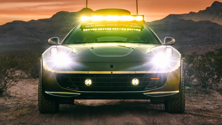ELEVATO : 750 hp gücünde V12 motorlu, modifiye edilmiş, araziye uygun bir Ferrari GTC4 Lusso