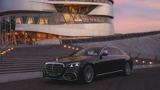 Die neue S-Klasse. Stuttgart, 2026.
Lackfarbe: MANUFAKTUR black sparkling
Exterieur: AMG Line 
Interieur: MANUFAKTUR tiefweiß / schwarz; Exklusiv-Paket 

The new S-Class. Stuttgart, 2026.
Exterior colour: MANUFAKTUR black sparkling
Exterior: AMG Line
Interior: MANUFAKTUR deep white/black; Exclusive Package