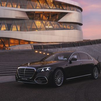 Die neue S-Klasse. Stuttgart, 2026.
Lackfarbe: MANUFAKTUR black sparkling
Exterieur: AMG Line 
Interieur: MANUFAKTUR tiefweiß / schwarz; Exklusiv-Paket 

The new S-Class. Stuttgart, 2026.
Exterior colour: MANUFAKTUR black sparkling
Exterior: AMG Line
Interior: MANUFAKTUR deep white/black; Exclusive Package