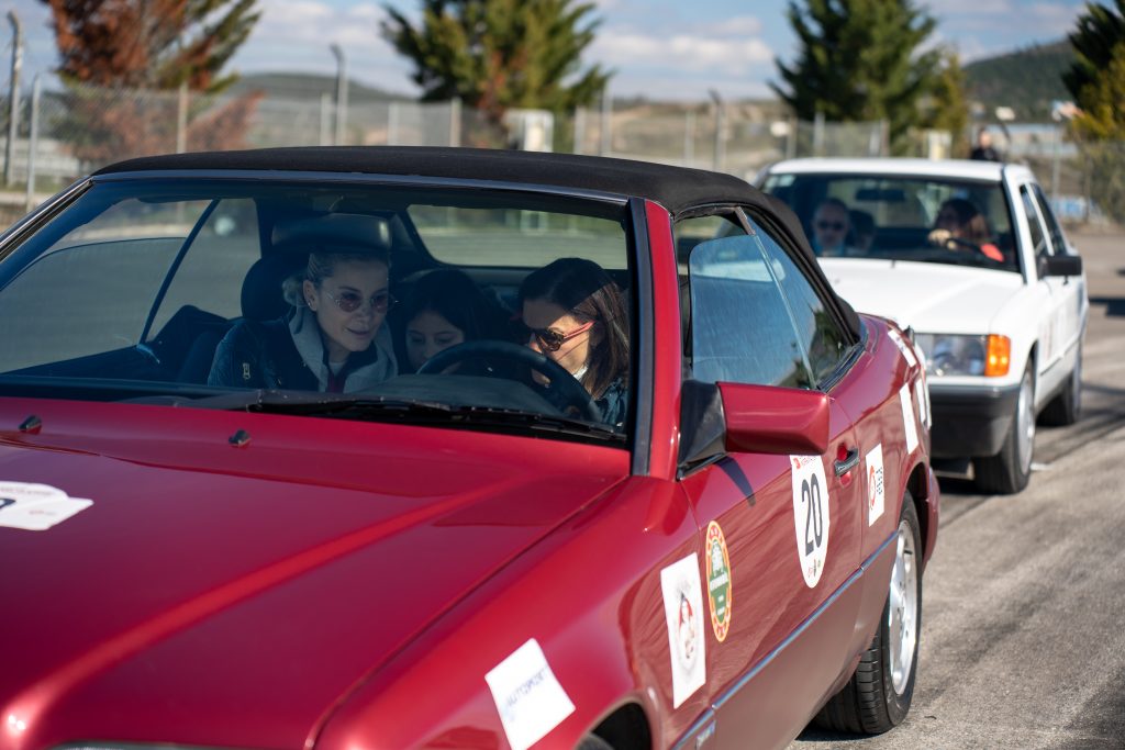 KLASİK OTOMOBİL KULÜBÜ 8 MART DÜNYA KADINLAR GÜNÜ ETKİNLİĞİ İSTANBUL PARK'DA GERÇEKLEŞTİ.