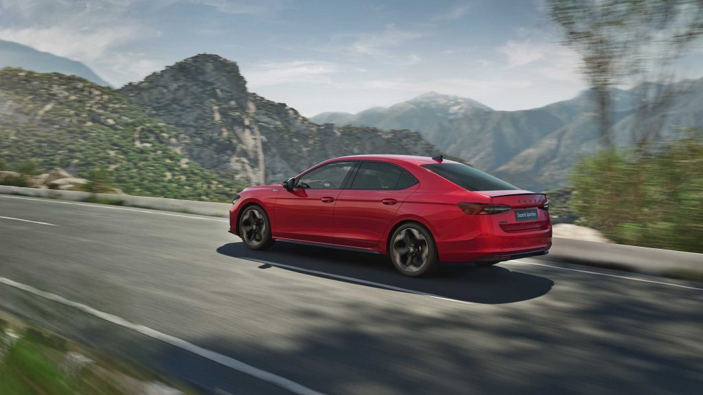 SKODA Superb Sportline MHEV