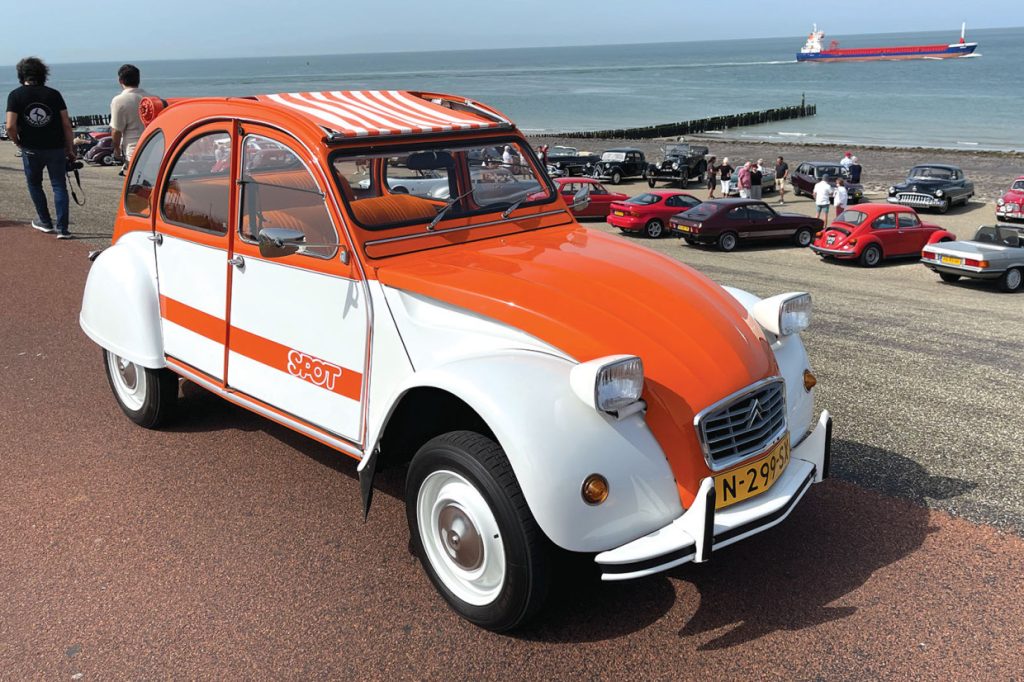 CITROËN İLK SINIRLI ÜRETİM MODELİ OLAN 2CV SPOT’UN 50. YIL DÖNÜMÜNÜ KUTLUYOR!