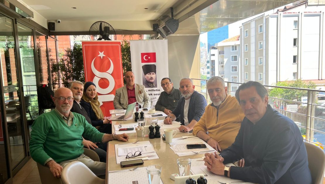 YGD'den Gazetecilere Stratejik Destek