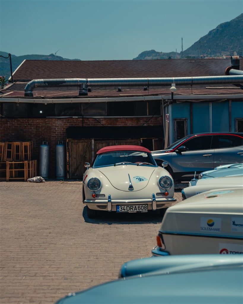 KLASİK OTOMOBİL KULÜBÜ 28. BATI ANADOLU RALLİSİ ÇEŞME’DE DÜZENLENDİ.