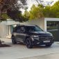 Der neue elektrische Mercedes-Benz GLB. MANUFAKTUR kosmosschwarz magno. 

The all-new electric Mercedes-Benz GLB. MANUFAKTUR cosmos black magno.
