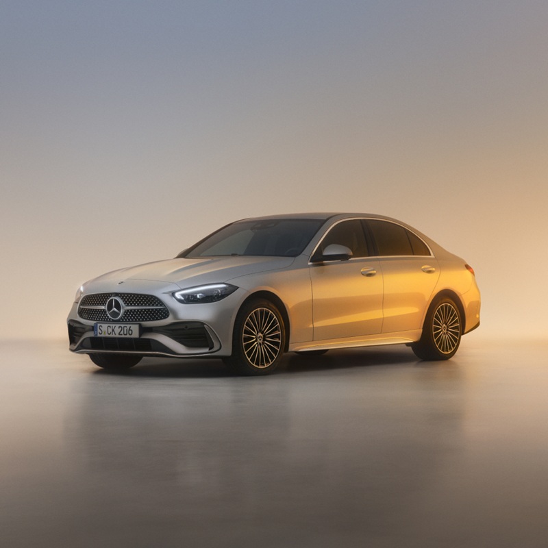 MERCEDES'den 40 yeni model hamlesi...