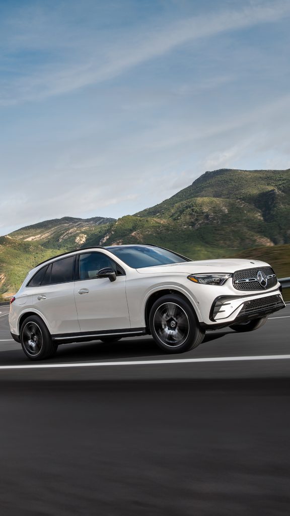 MERCEDES'den 40 yeni model hamlesi...