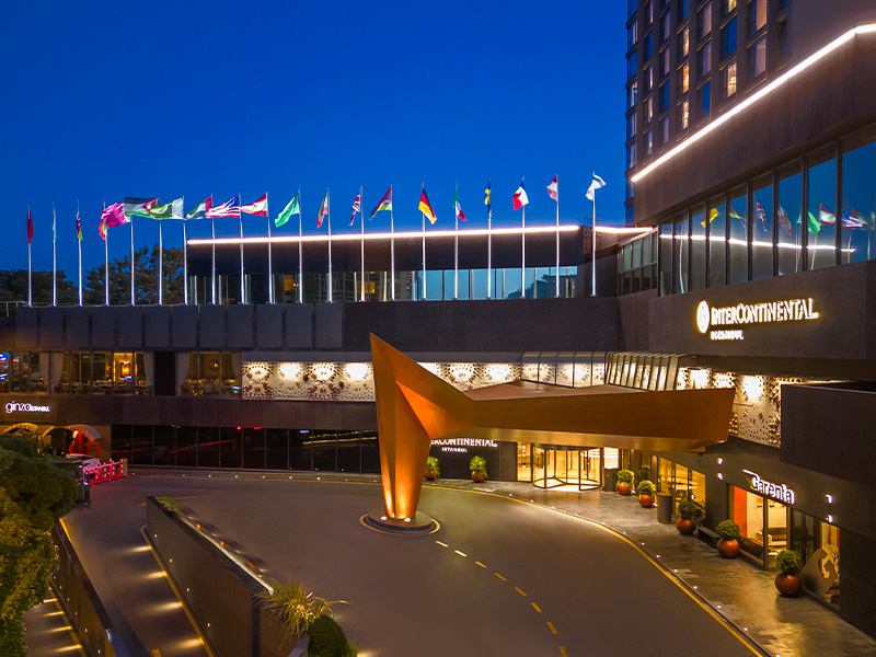 InterContinental Istanbul, “Yaza Merhaba” Davetinde Turizm Dünyasını Veranda Bahçe’de Buluşturdu