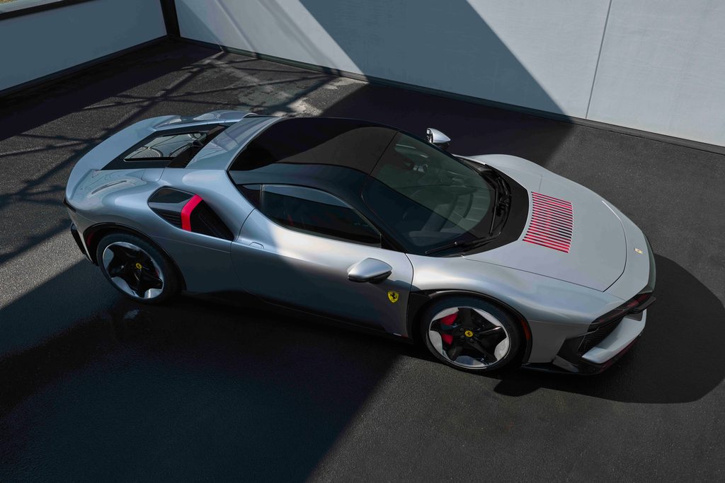 FERRARI’NİN YENİ ONE-OFF MODELİ CZ26 KİŞİYE ÖZEL PERFORMANSI YENİDEN TANIMLIYOR