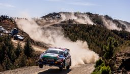Türk Motor Sporlarında Tarihi Zafer_ Castrol Ford Team Türkiye Pilotu Ali Türkkan Dünya Şampiyonu! (3)