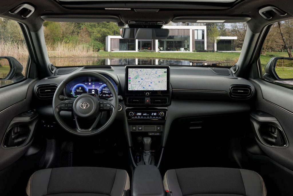 TOYOTA Yaris Hybrid